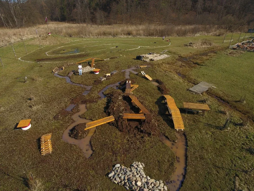 Zespół firmowy podczas paintballa w Arenie Mocy