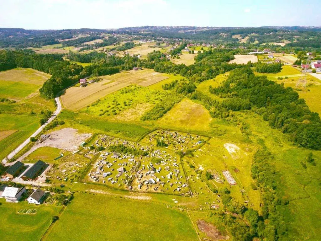 Zespół po udanej grze paintballowej